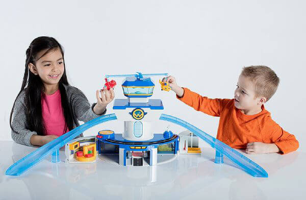 Super Wings Transform-a-Bots Paul