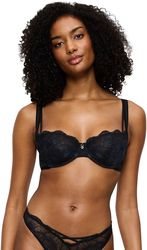 soytien triumph palina moonlight kiss wh mayro photo soytien triumph palina moonlight kiss wh mayro photo